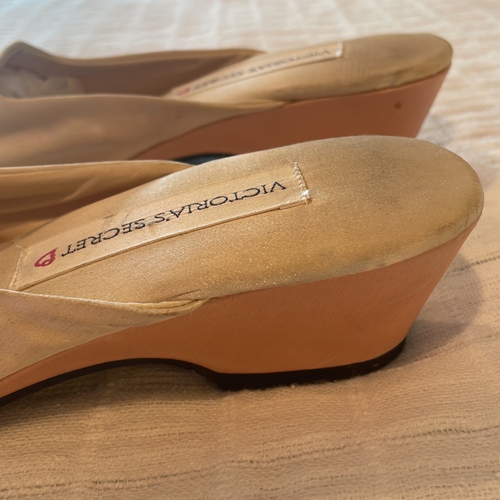 Victoria’s Secret shoes mules boudoir slippers satin pink white women’s size M - Picture 5 of 10